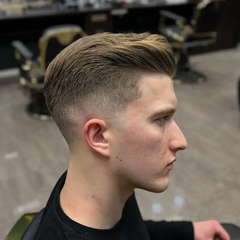 Eleganckie strzyżenie klasyczne nożyczkami - realizacja Boske Barber