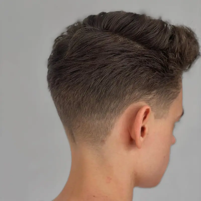 Subtelne cieniowanie typu taper fade idealne do biura